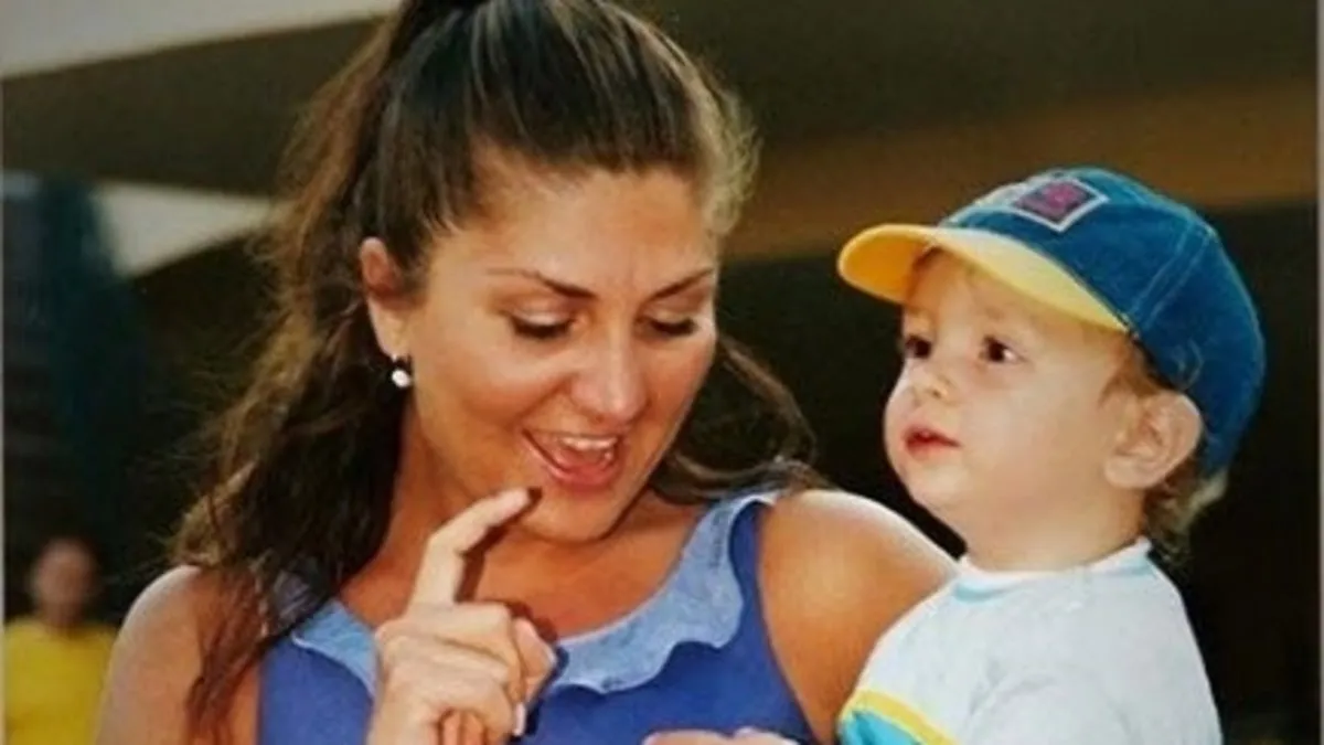 “Güzel annenin yakışıklı oğlu” Sibel Can’ın oğlu Emir Aksüt ile pozuna yorum yağdı…