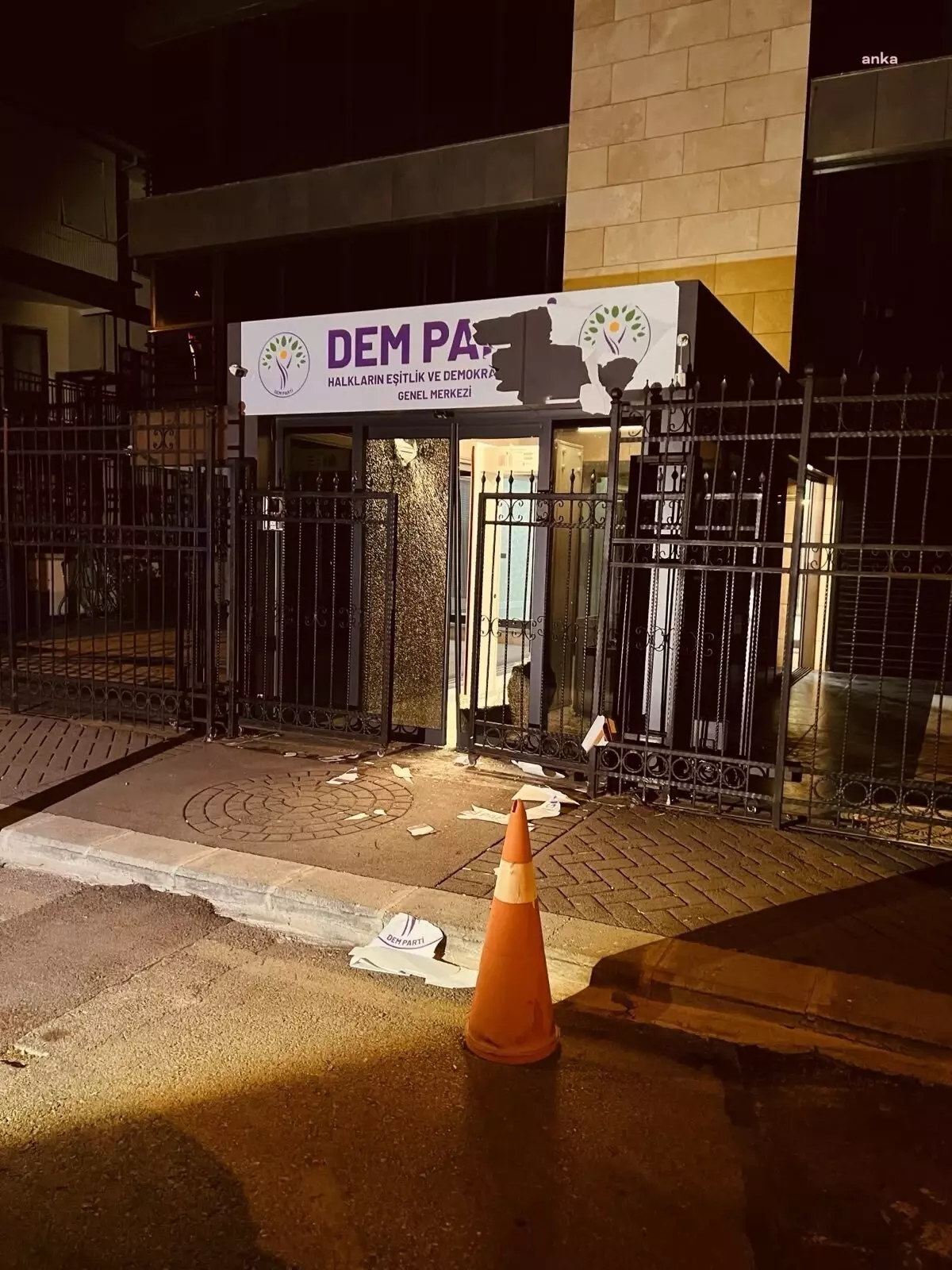 DEM Parti Genel Merkezi’ne Saldırı