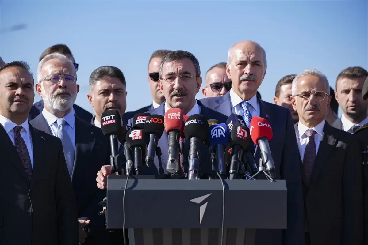 TBMM Başkanı Kurtulmuş ve Cumhurbaşkanı Yardımcısı Yılmaz’dan TUSAŞ’a ziyaret
