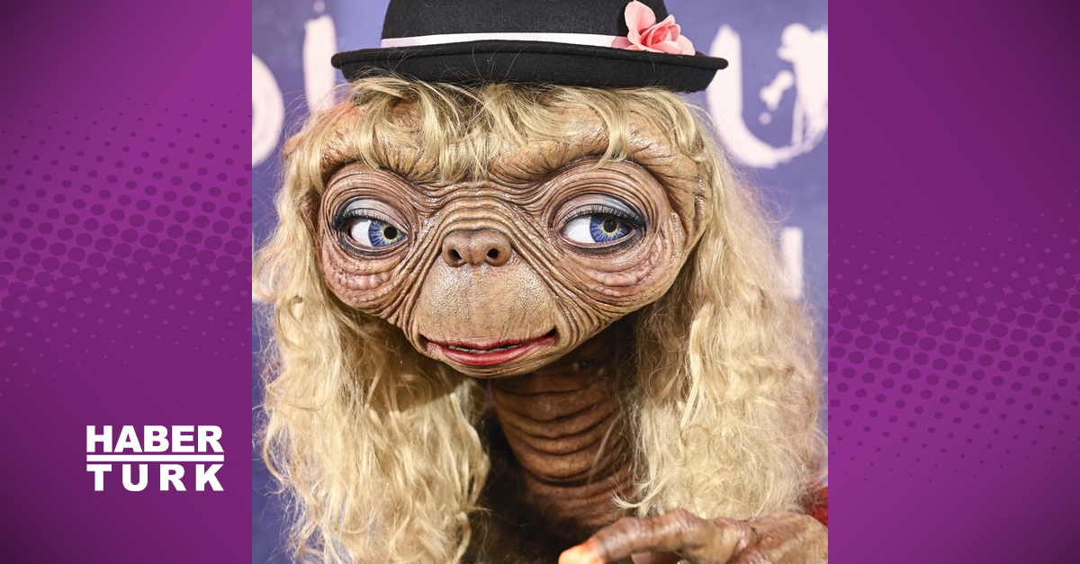 Sıra dışı Cadılar Bayramı kostümleriyle bilinen Heidi Klum bu yıl E.T’ye dönüştü