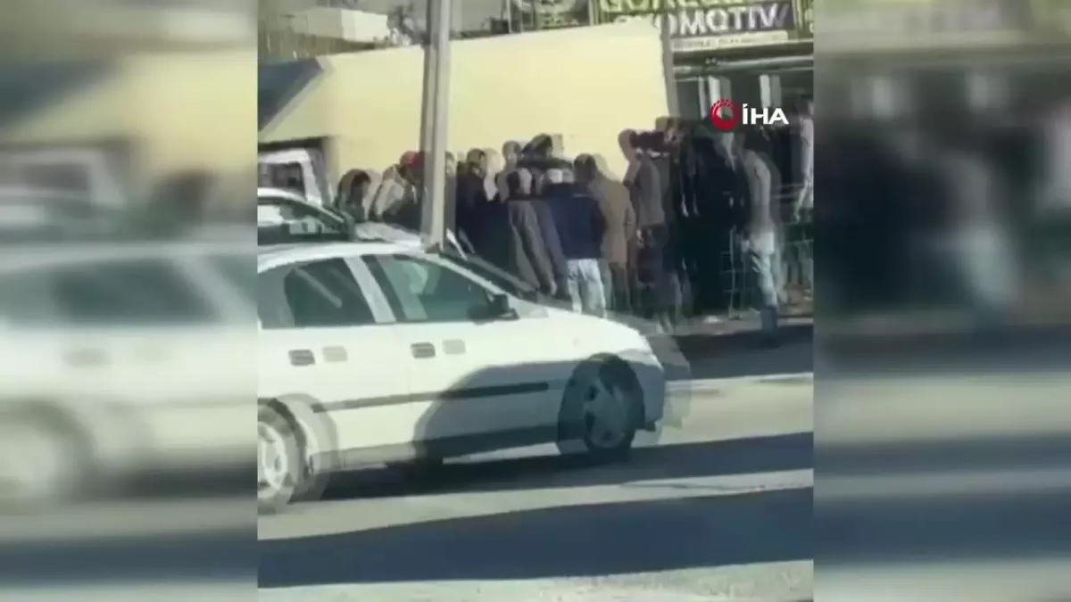 Doğubayazıt’ta Elektrik Direğine Çarpma: 3 Yaralı