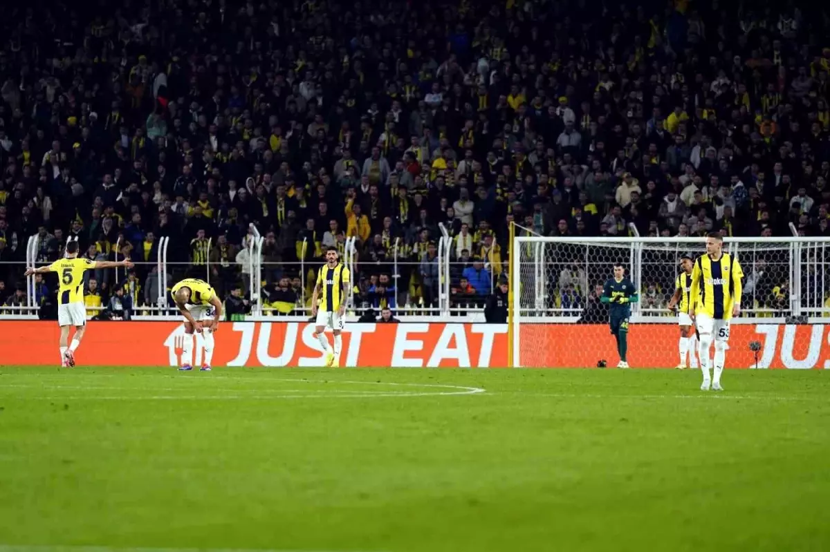 Samet Akaydin’e Tribün Tepkisi