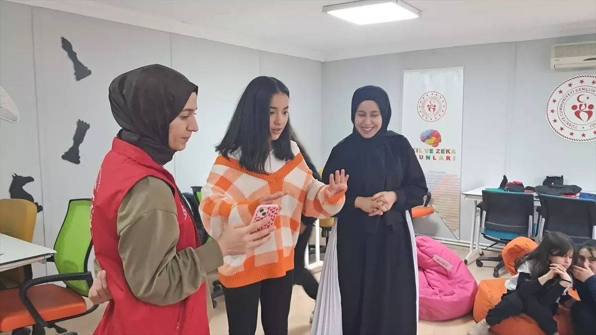Ardanuç’ta Gençlere Eğlenceli Eğitim