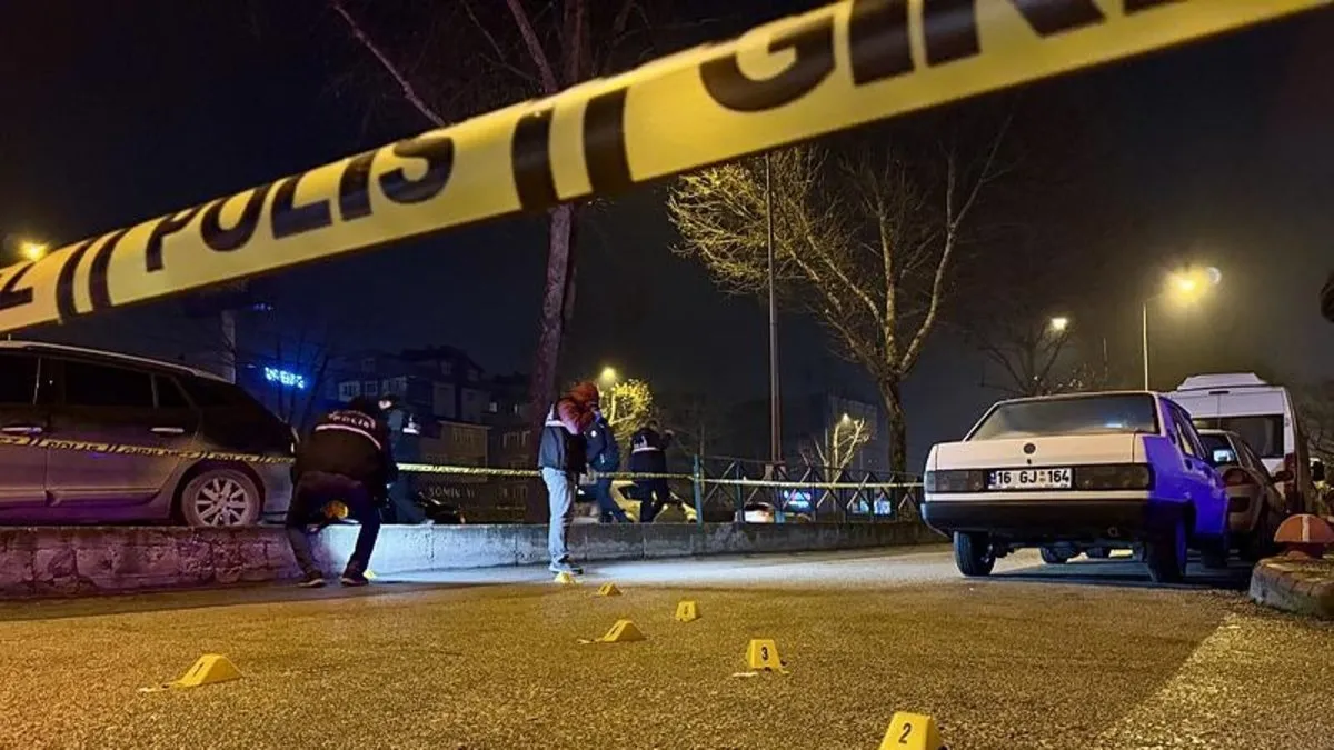Motosikletli saldırgan gece kulübüne ateş açtı: 3 yaralı