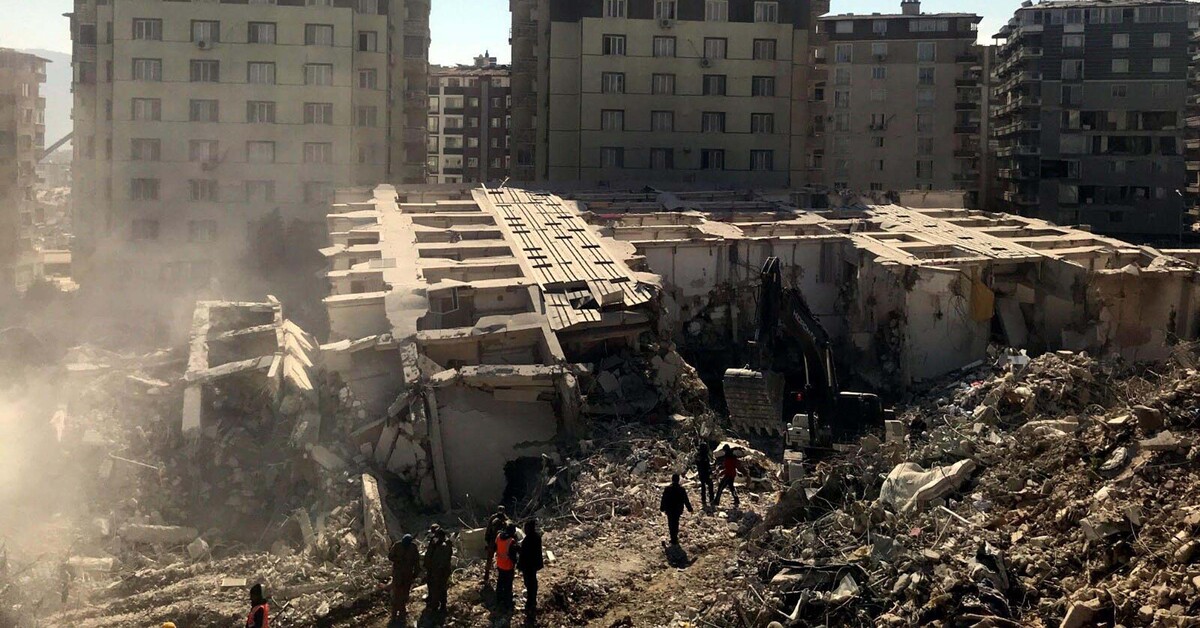 6 Şubat’taki felakette kaybolan yakınlarını arıyorlar