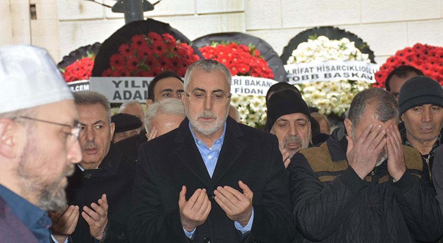 Bakan Işıkhan’ın ablası, İzmir’de son yolculuğuna uğurlandı