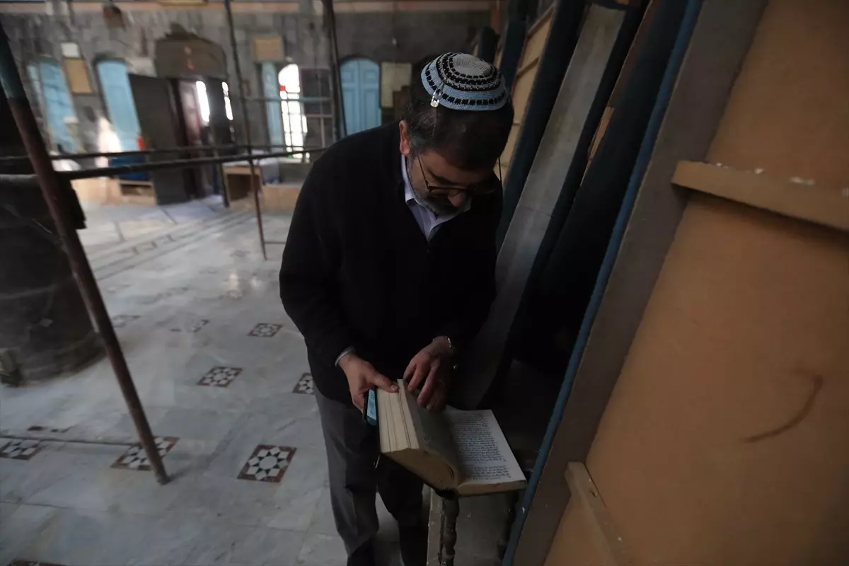 Haham Yusuf Hamra 33 Yıl Sonra Şam’a Döndü